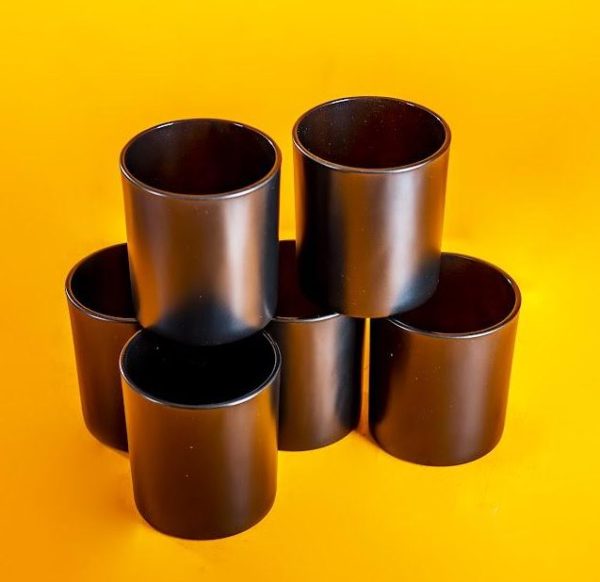 Black glossy jar